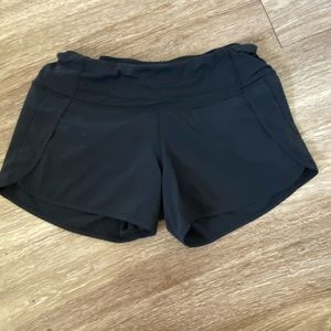 black lululemon shorts